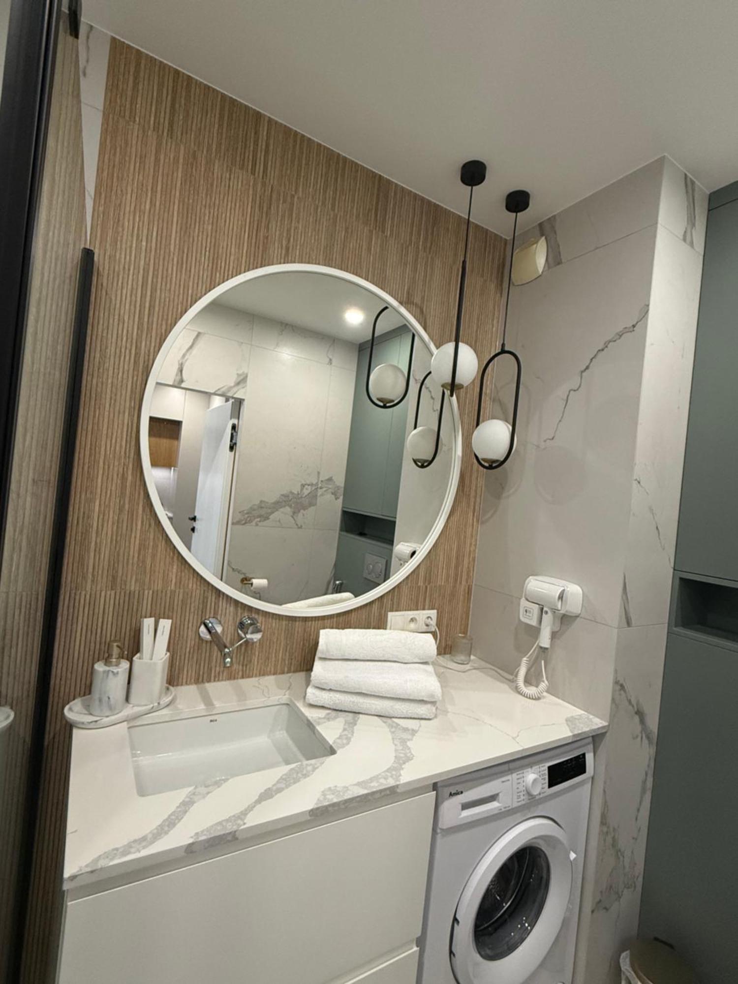 Apartament Luxury Modern Apartment,quiet Place Near To The Airport *