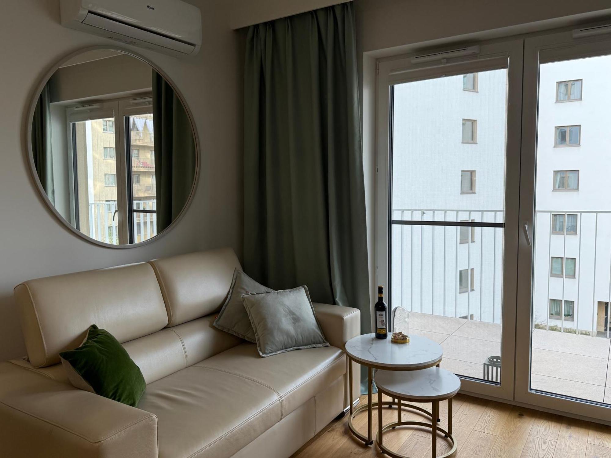 Apartament Luxury Modern Apartment,quiet Place Near To The Airport