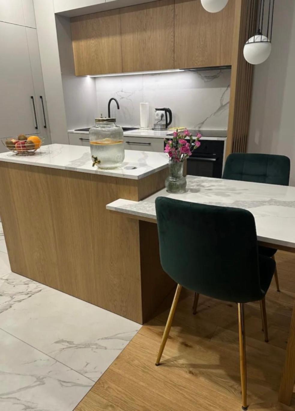 Luxury Modern Apartment,quiet Place Near To The Airport Apartament *